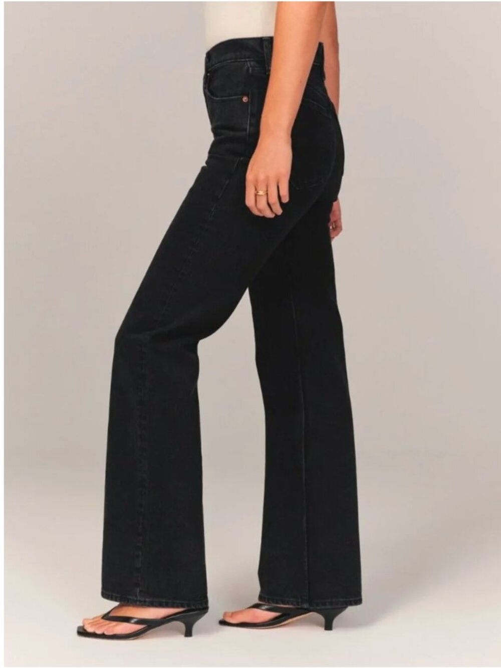 Abercrombie & Fitch Curve Love High Rise 90s Relaxed Jean in Washed Black - 24S